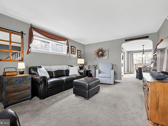 4th image of 5201 Whitehall Dr