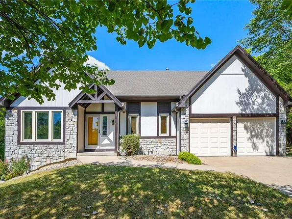 13400 NW 79th Ter, Parkville, MO 64152