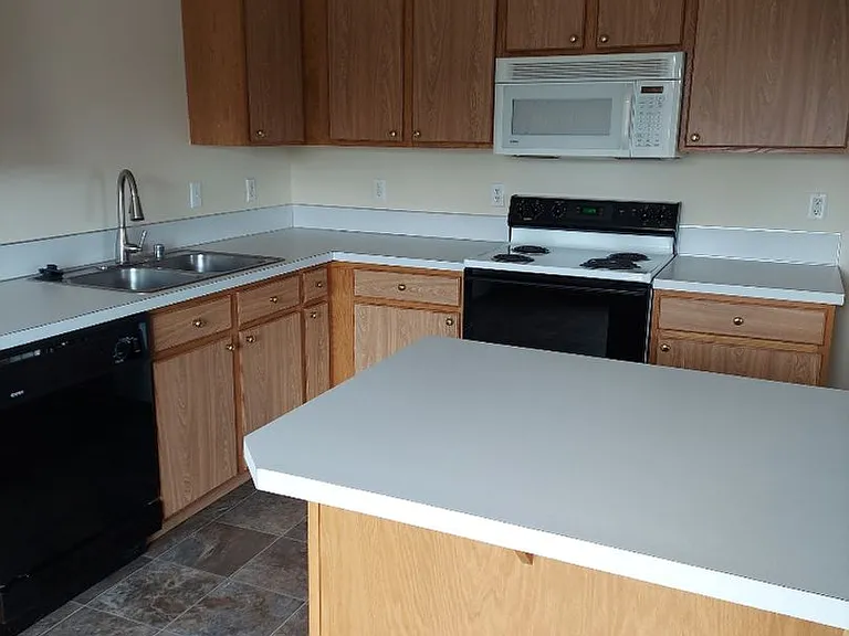 1718 SE 11th Ave — Photo 5