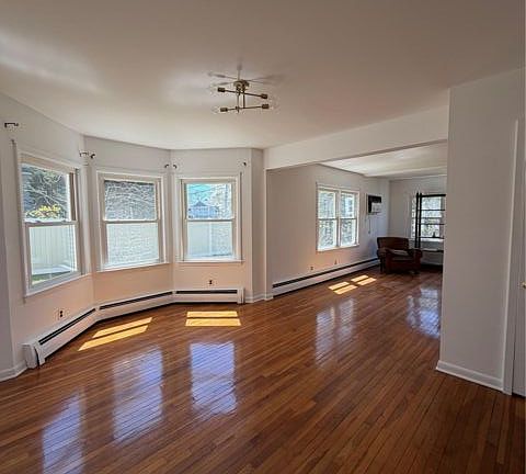 5th image of 217 Greeley Ave