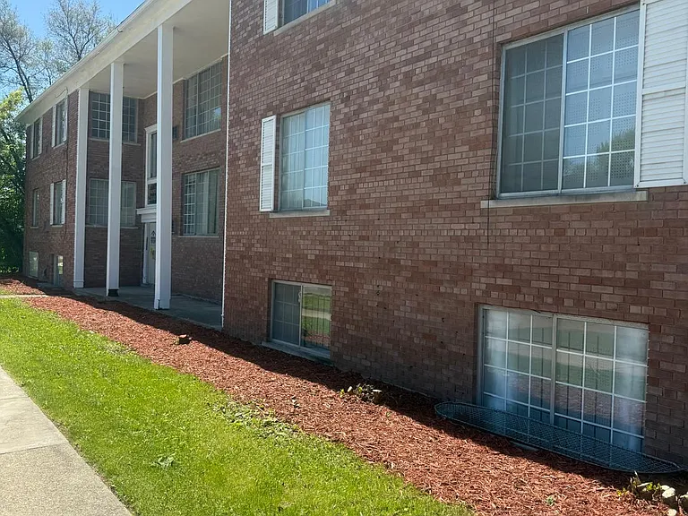10103 Cadieux Ave #10 — Photo 6