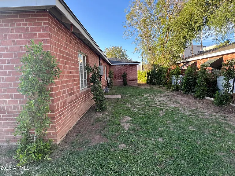 801 W Earll Dr — Photo 32