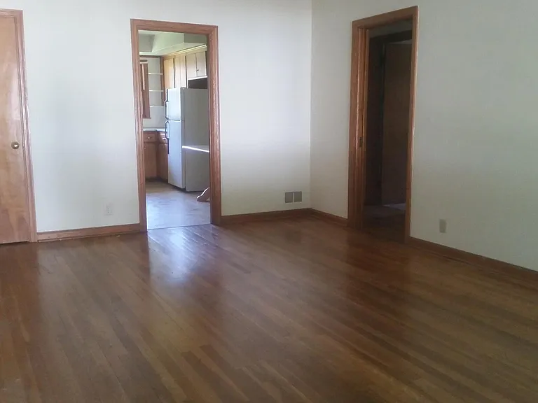 603 E High St — Photo 2