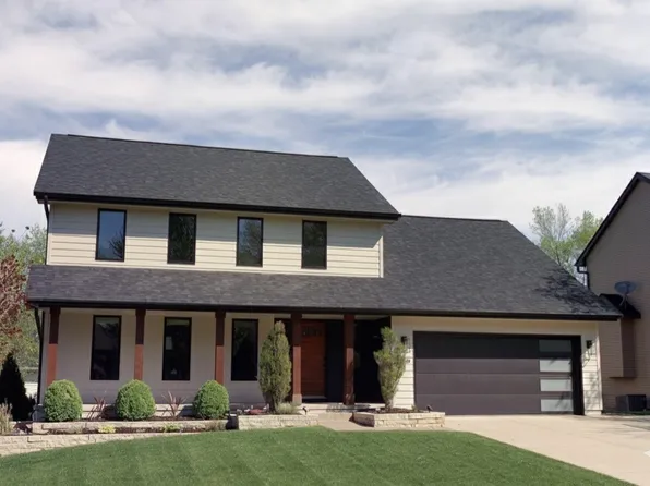 9109 Hammontree Dr, Urbandale, IA 50322