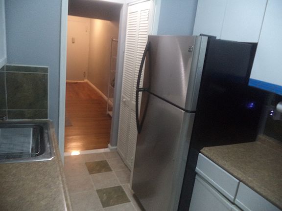 3rd image of 310 Lenox Rd APT 5U