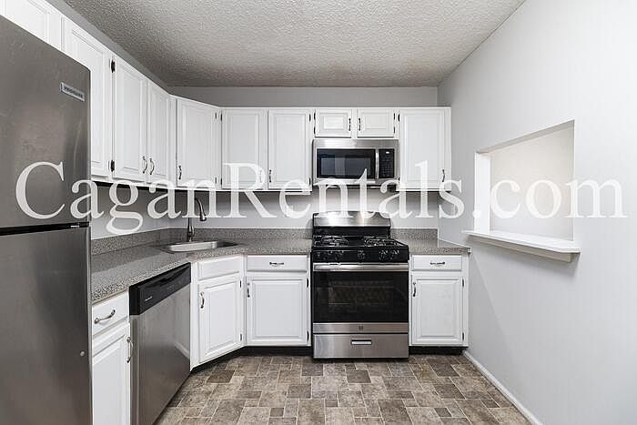 1st image of 108 Versailles Ct #108