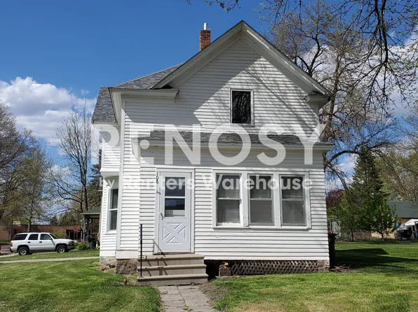 108 W 3rd St, Winthrop, MN