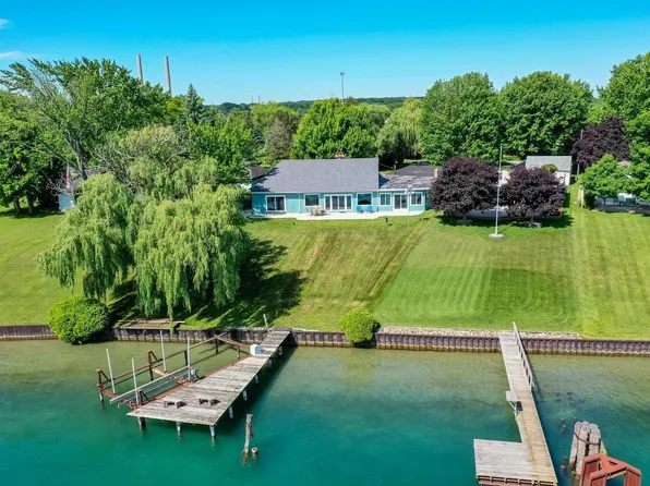 4045 River Rd, East China, MI 48054