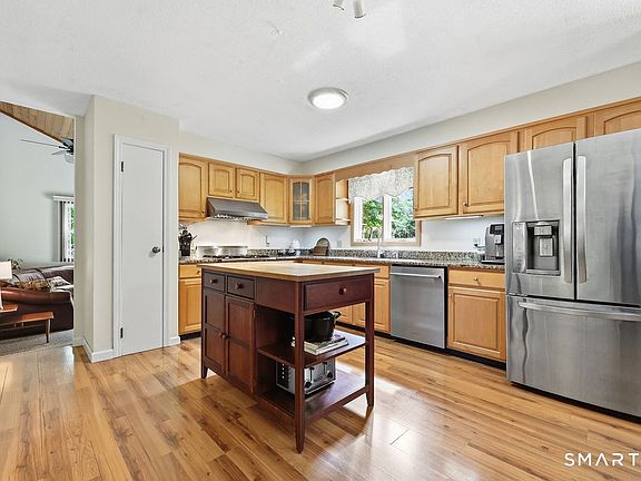 3rd image of 878 Mott Hill Road