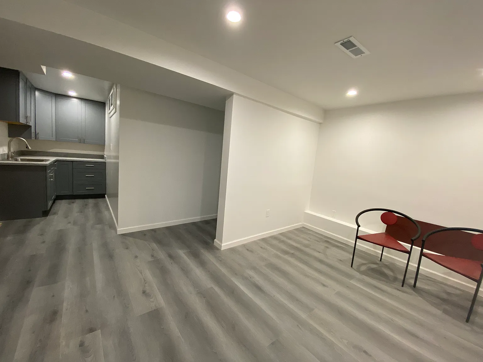 3 bed, 1.5 bath, 850 sqft, $3,500 — Photo 3