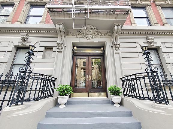 2nd image of 306 W 80th St APT 6B