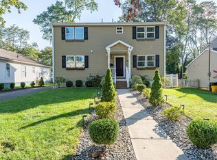 24 Lockwood Ave, Freehold, NJ 07728