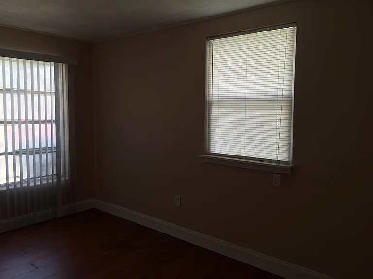 1321 Overlea St — Photo 18