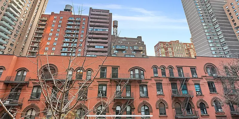 Rented by A & I Broadway | media 14