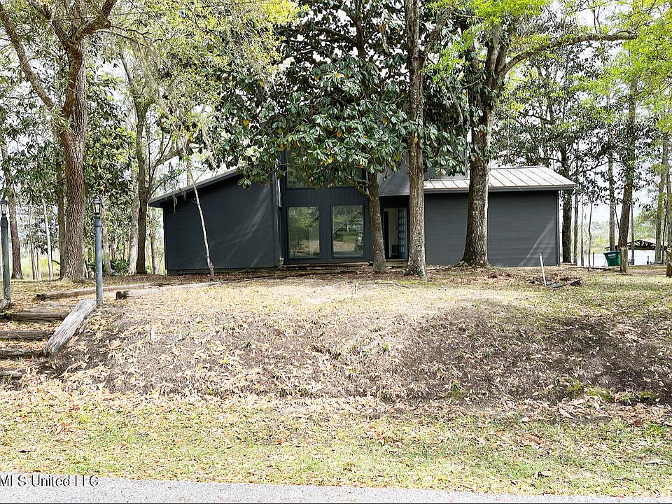 1st image of 8608 Acorn Dr