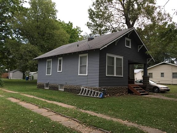 2nd image of 712 S Grant Ave