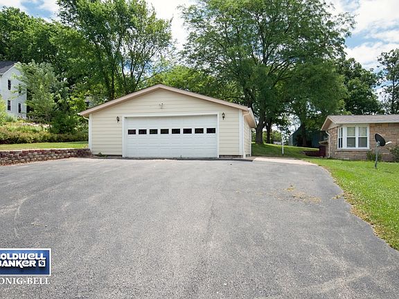 3rd image of 939 Glen Ave