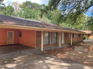 2377 Castle Hill Dr, Jackson, MS 39204