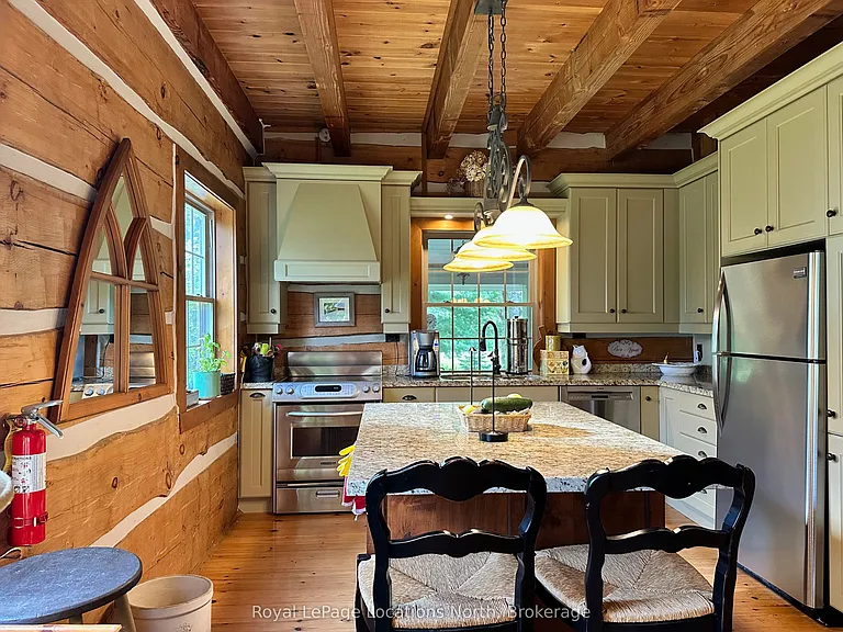 115 Tyrol Ave — Photo 8