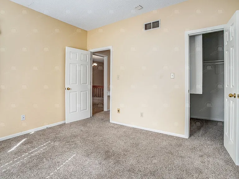 4800 Horton St — Photo 3