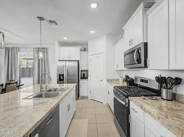 8812 W AGORA Lane, Tolleson, AZ 85353