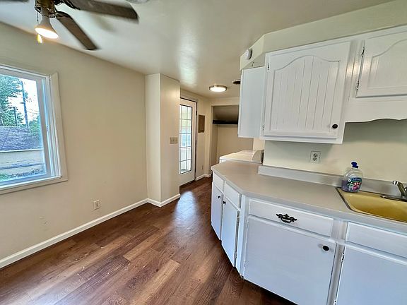 3rd image of 1027 Saint Clair Ave #A