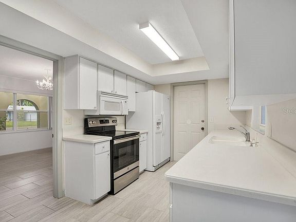 4th image of 1143 E Fowler Dr