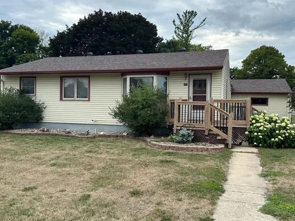 107 5th Ave NW, Kasson, MN 55944
