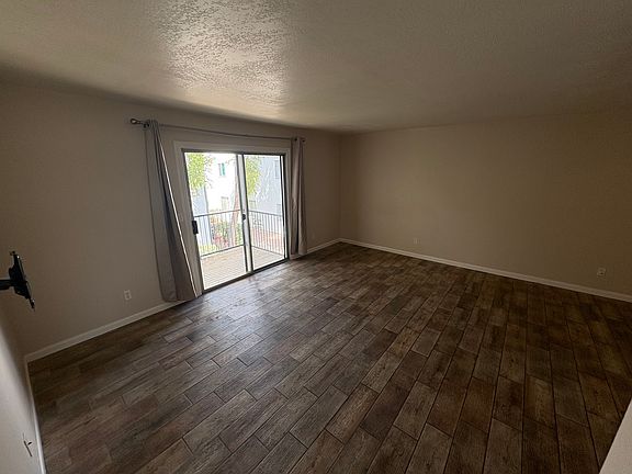 4th image of 740 W Elm St Unit 243