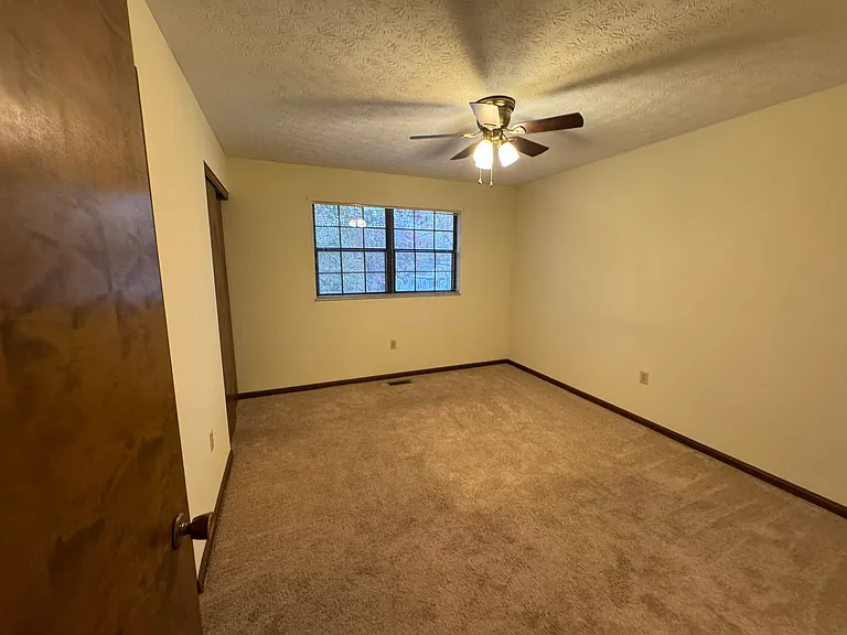 8 Garden Ln #C — Photo 15