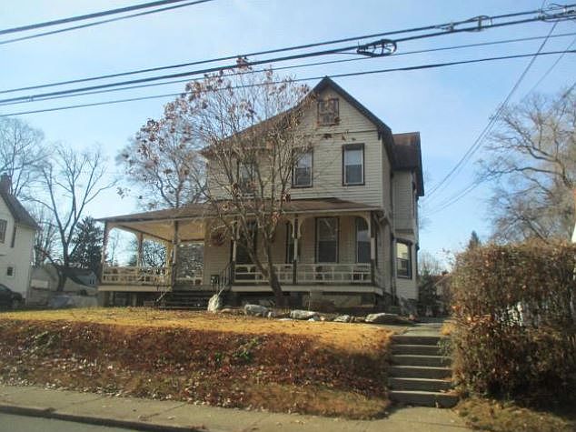 2nd image of 204 E Glenolden Ave