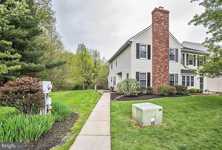 1st image of 501 Lindsley Ct