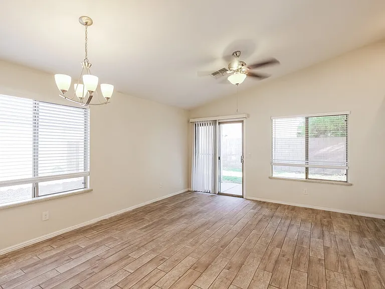 10559 W Amelia Ave — Photo 6