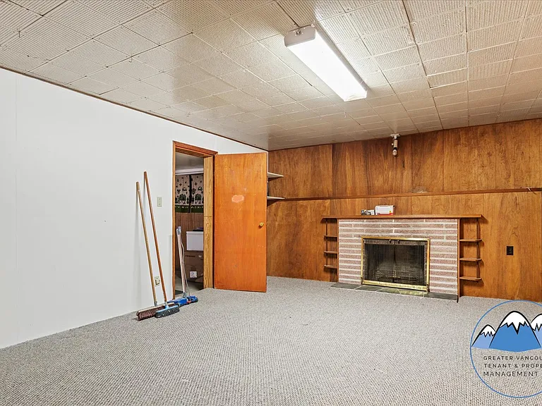6589 Elliott St — Photo 13