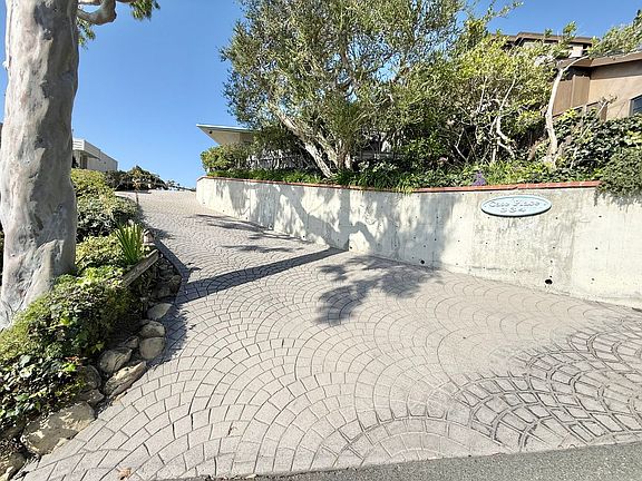 3rd image of 334 Pinecrest Dr