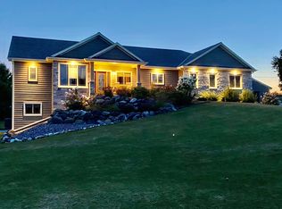 2451 Prairie View Ln, Grafton, WI 53024