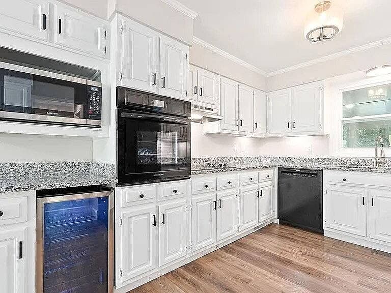1st image of 1409 Robert Ln