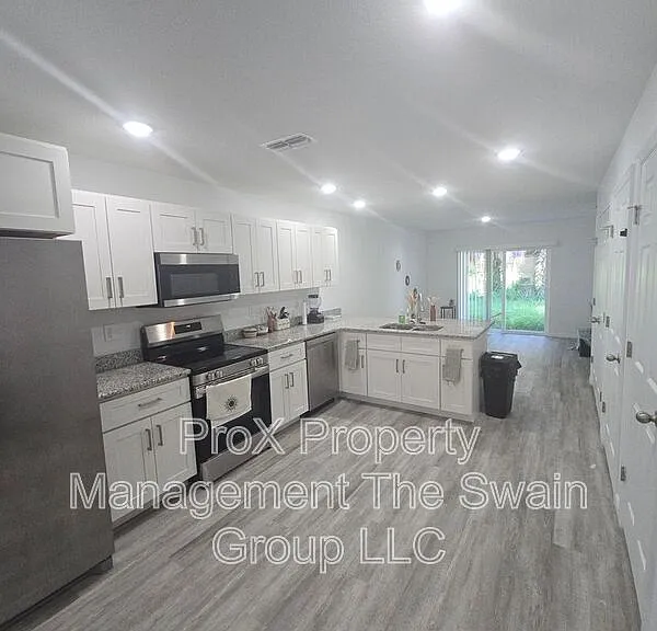 304 Avenue P NW — Photo 3