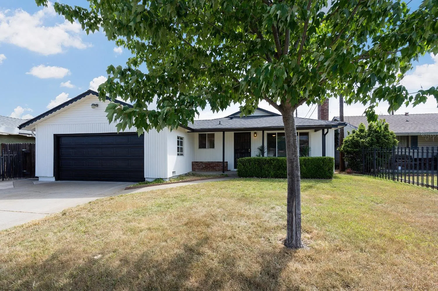 5033 Toronto Way photo 1