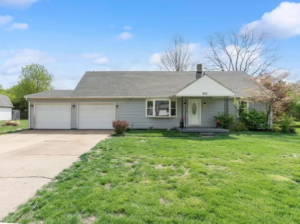 626 W Crescent Dr, Franklin, OH 45005