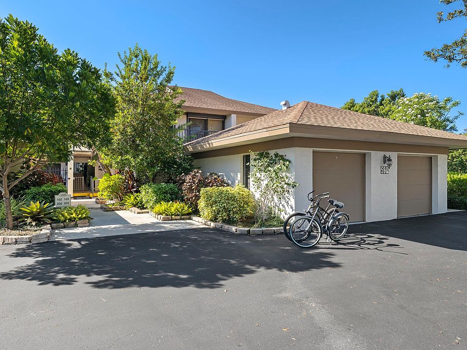 1st image of 560 Retreat Dr