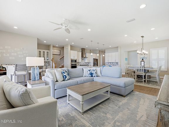 5th image of 413 MARQUESA Circle