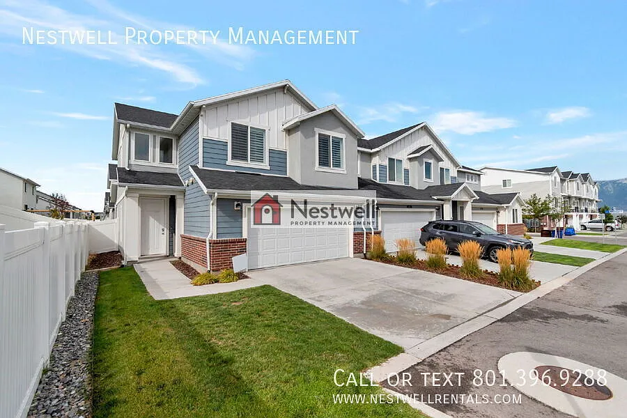 Enchanting 3-bed Townhome in Riverton — Photo 3
