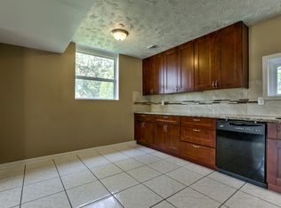 8128 Grand Ave, Omaha, NE 68134