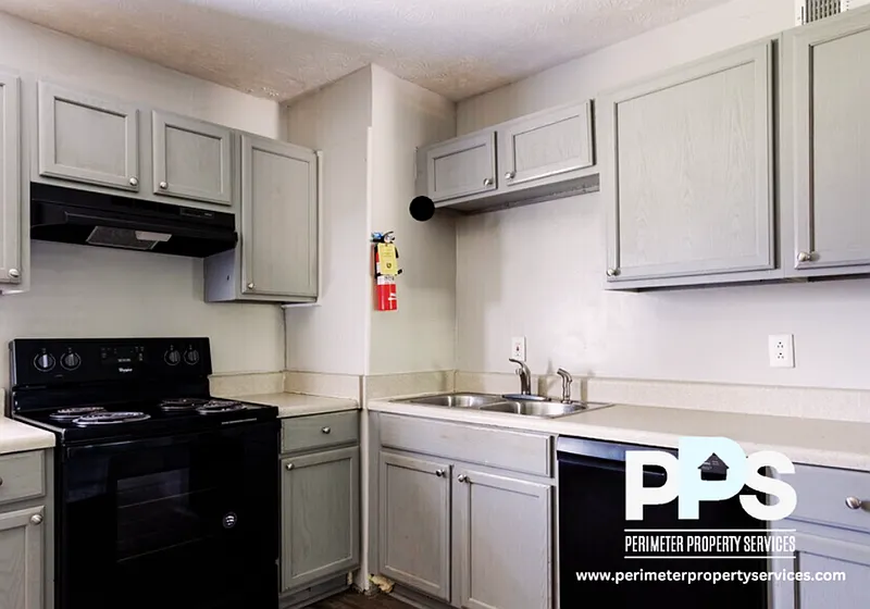 2 bed, 1.0 bath, 1100 sqft, $999 — Photo 2