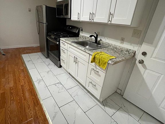 3rd image of 418 N 41st St APT 2