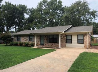 1302 Tennessee St, Tuscumbia, AL 35674