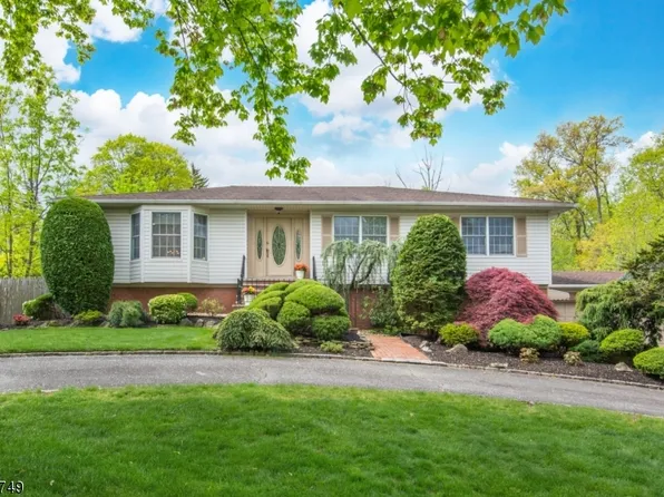 4 Beechtree Rd, Roseland Boro, NJ 07068