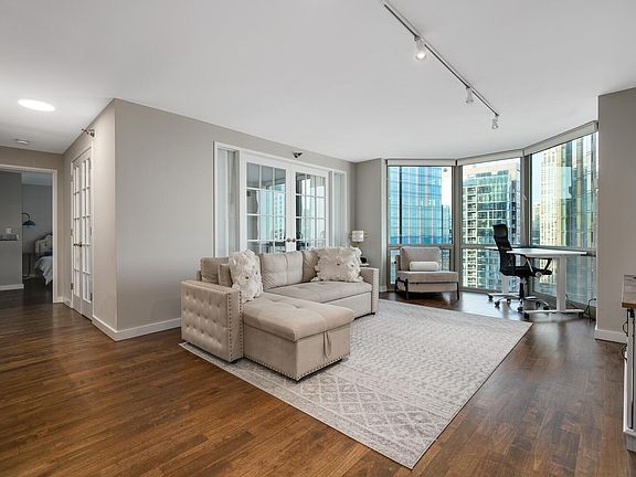 4th image of 195 N Harbor Dr APT 3309