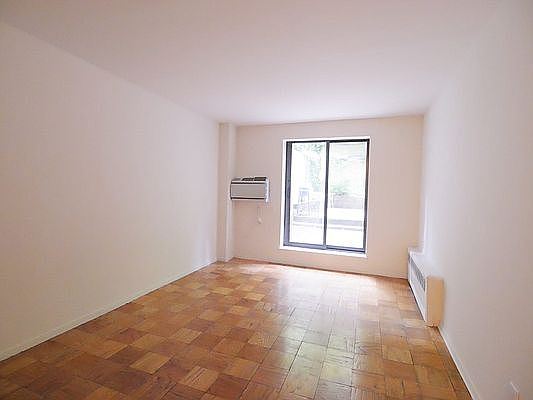 2nd image of 516 E 86th St APT 1D